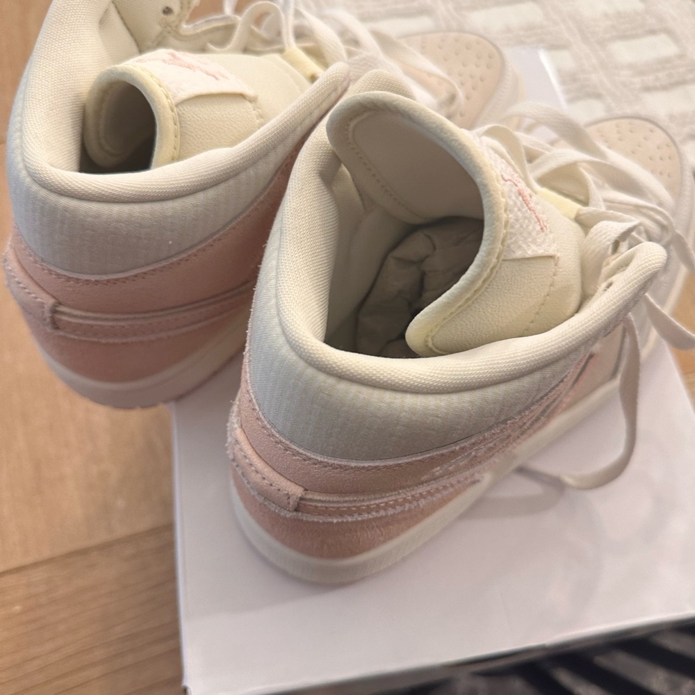 Air Jordan 1 Mid SE Women's Shoes Coconut Milk/Sail/Legend Pink - Picture 2 of 6